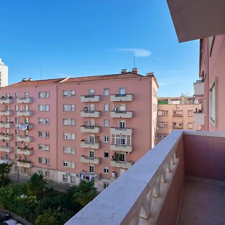 Deluxe At Amazing Prime Location, By Timecooler Daire