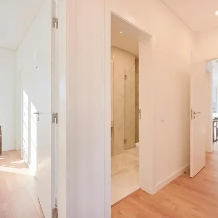 Deluxe At Amazing Prime Location, By Timecooler Apartment