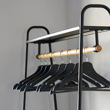 Deluxe At Amazing Prime Location, By Timecooler Apartment *