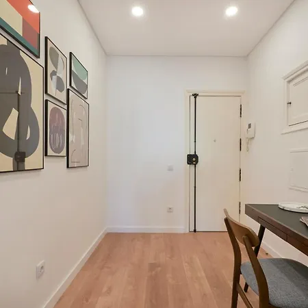 Deluxe At Amazing Prime Location, By Timecooler Apartment *