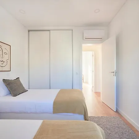Deluxe At Amazing Prime Location, By Timecooler Apartment Lisbon
